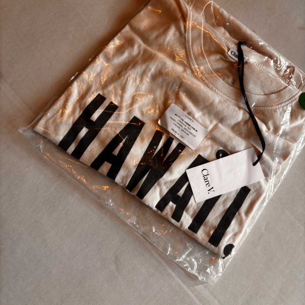 Clare V
Hawaii Mon Amor
T shirt
Size m - Picture 3 of 6